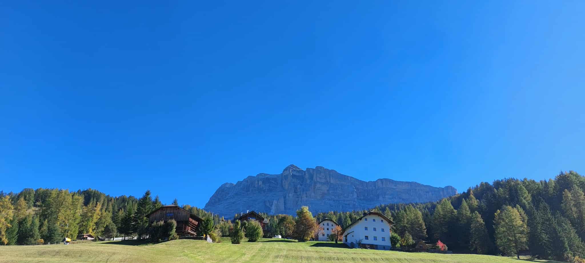 You are currently viewing Effizient heizen im historischen Haus: LAMBDA Wärmepumpe meistert 1.500 Meter Seehöhe in den Dolomiten